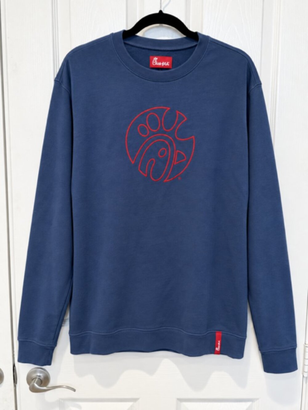 Chick-fil-A Crewneck Sweatshirt XL Navy Embroidered Logo NWT